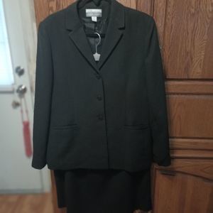 CASUAL CORNER BLACK SKIRT SZ 16 W/BLAZER SZ 14